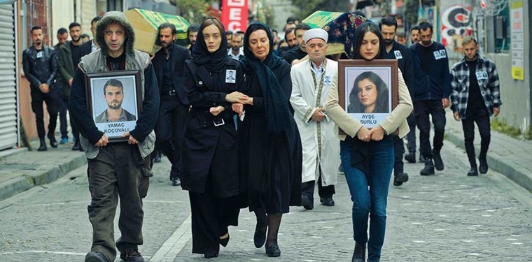 Çukur oyuncuları Erkan Kolçak Köstendil, Damla Sönmez ve Rıza Kocaoğlu yeniden bir araya geliyor