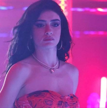 'Dilber' performansıyla çok konuşulan Hazar Ergüçlü'den gönderme 7 kapak_104415