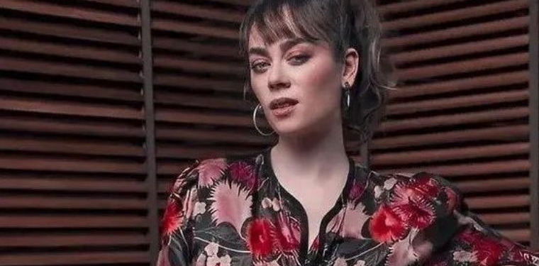 Bahar’ın yıldızı Demet Evgar’ın sır gibi sakladığı kardeşi bakın kim çıktı! Meğer rol arkadaşıymış…