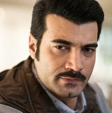 Murat Ünalmış, Murat Kurum adına kapısına bırakılan hediyeleri çöpe attı 5 kapak_100257
