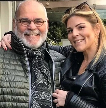 Rasim Öztekin'in kızı Pelin Öztekin'den duygusal paylaşım: 'Olmayı sevdiğin yerdeyim' 5 kapak_140319