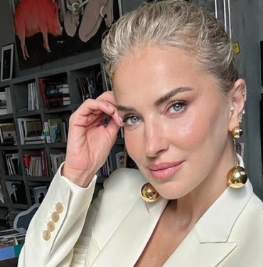 Burcu Esmersoy'dan 'ağırlık' açıklaması: 'Düğünden sonra sirkeyle yıkandık' 5 kapak_132652