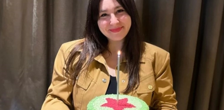 Pastası gündem oldu: Yasemin Sakallıoğlu’ndan açıklama geldi!