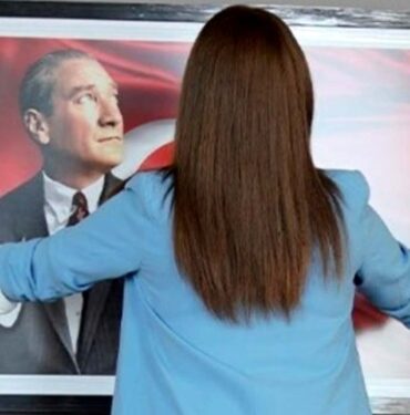 Kızılcık Şerbeti'nde damga vuran Atatürk sahnesi: "Aksesuar değil o..." 4 kizilcik-serbeti