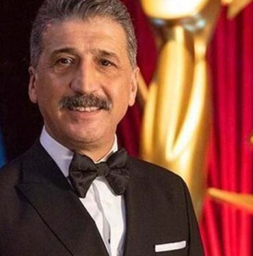 Cem Davran’dan gençlere toplu taşımada 'yer vermeme' tepkisi: 'Telefonlarıyla oynuyor...' 9 Cem-Davran