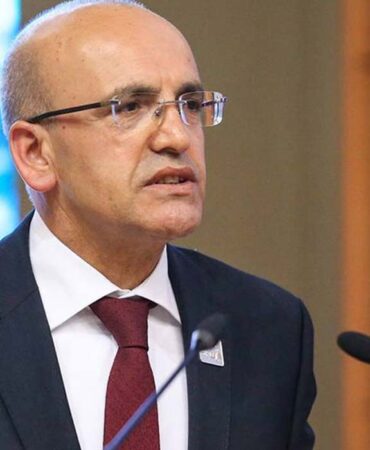 Vergi paketini savunan Mehmet Şimşek: 'Bu yasa vatandaşlarımıza yük getirmiyor' 9 Mehmet-Simsek