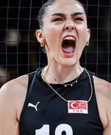 Aylar sonra sakatlık sonrası ilk maçına çıktı! Zehra Güneş'e yorum yağdı 7 Zehra-Güneş'e-yorum-yağdı