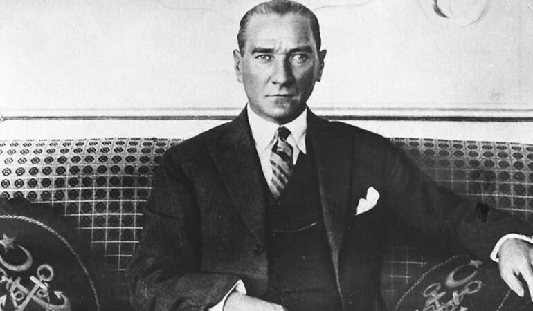 Atatürk imzası diziyi karıştırdı! Milyonlarca izleyicisi olan dizi apar topar yayından kaldırıldı