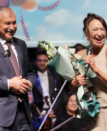 Adana Altın Koza Film Festivali'nde Onur Ödülleri sahiplerini buldu 2 Adana-Altın-Koza-Film-Festivali'nde-Onur-Ödülleri-sahiplerini-buldu