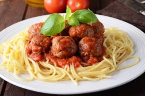 Çocukların sofralarda en sevdiği ikili: Köfte ve makarna 5 Köfte-ve-makarna