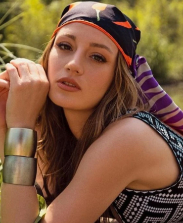 Gizem Karaca’dan Anne Olma Heyecanı: Hamilelik Pozlarıyla Duygularını Paylaştı 9 gizem-karaca