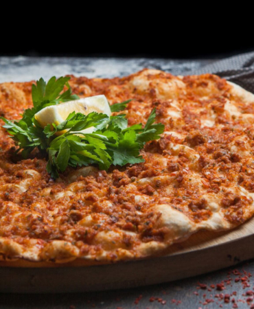 Evde Lahmacun Nasıl Yapılır? (Fırın Tadında En Lezzetli Tarif!) 8 lahmacun-tarifi
