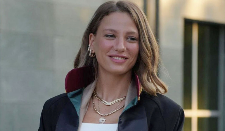 Serenay Sarıkaya, bayram mesajında takipçileriyle dertleşti: 'Dağılmamak için gözlerimi kaçırdım' 6 Serenay-Sarıkaya
