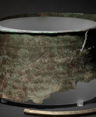 Tarihin kalbinde bilmece: 1.400 yıllık kova mezar keşfedildi 17 Tarihin-kalbinde-bilmece--1.400-yıllık-kova-mezar-keşfedildi-1