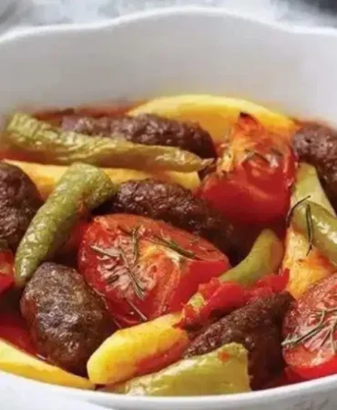 Anne mutfağının en lezzetli klasiği: Fırında İzmir köfte tarifi 18 Anne-mutfaginin-en-lezzetli-klasigi-Firinda-Izmir-kofte-tarifi-featured