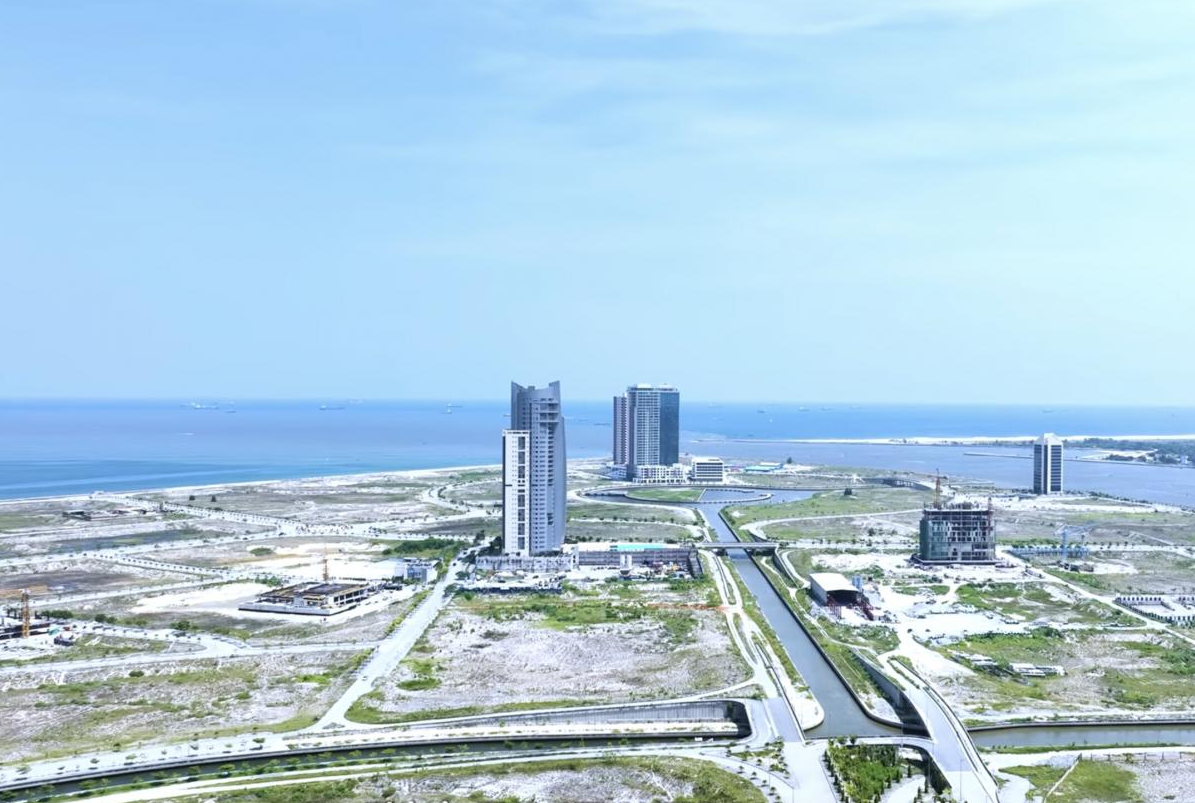 Okyanusun Kumlarıyla Yeni Bir Şehir İnşa Ediliyor 4 Okyanusun-Kumlariyla-Yeni-Bir-Sehir-Insa-Ediliyor-featured