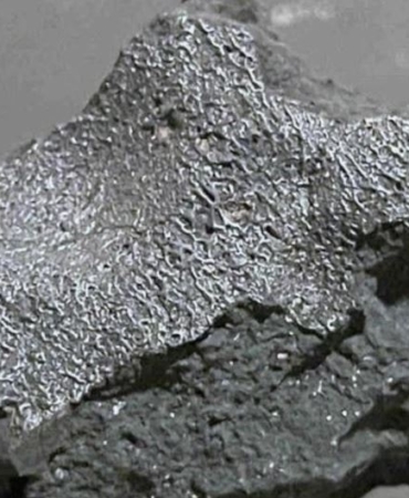 Yatak odasına düşen meteoritte 'uzay kimyasalı' bulundu: Yetkililer harekete geçti 9 Yatak-odasina-dusen-meteoritte-8216uzay-kimyasali8217-bulundu-Yetkililer-harekete-gecti-featured