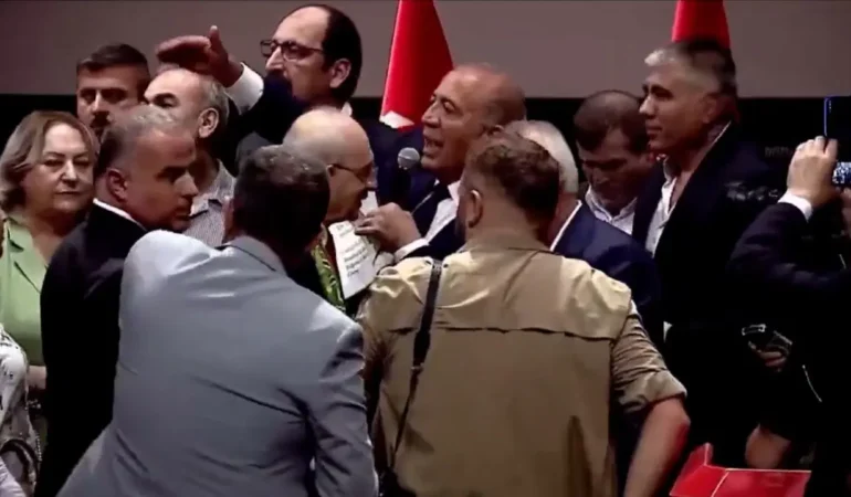 Kılıçdaroğlu rozet takarken görevlileri fırçaladı: Gürsel Tekin'in sözleri gündem oldu 6 gursel tekin kayyum